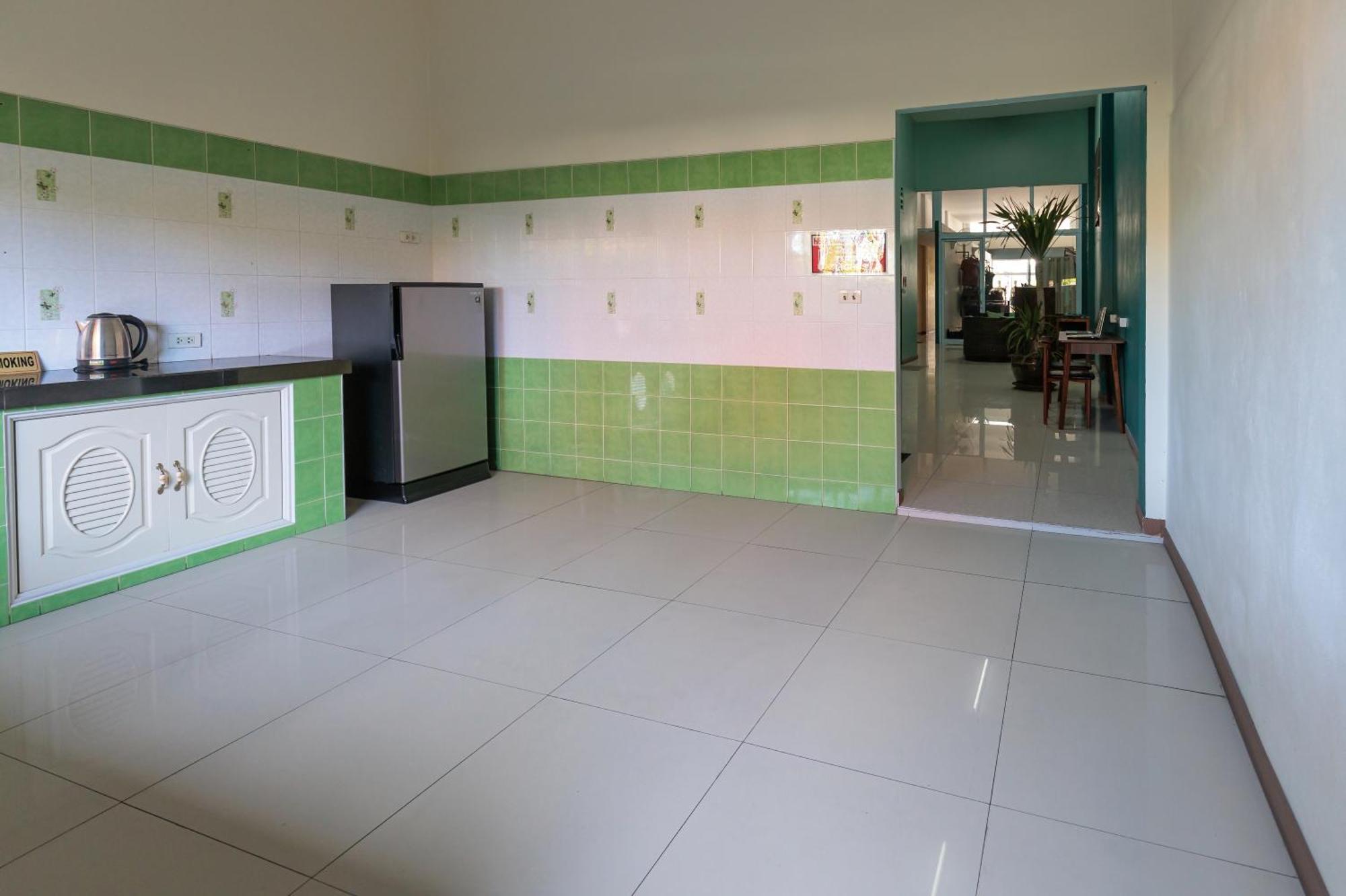 House Of Happiness Hostel Thongsala Exterior photo